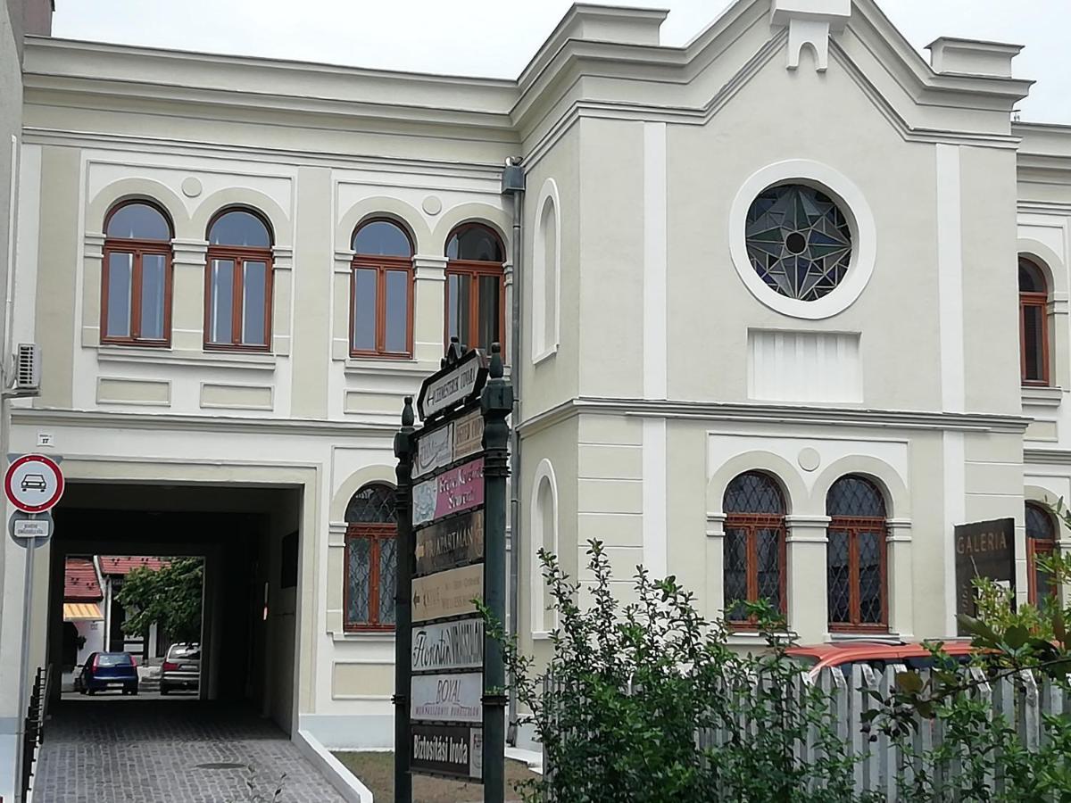 Céhmesterek apartman Eger Exterior foto